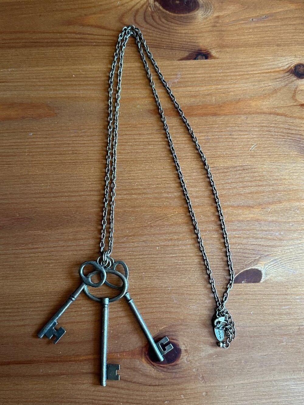 VTG Glam Naturals Bronze Toned 35 inch Long Chain with Three Separate Keys